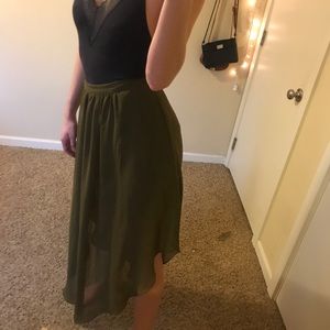 Green, flowly skirt 🍃